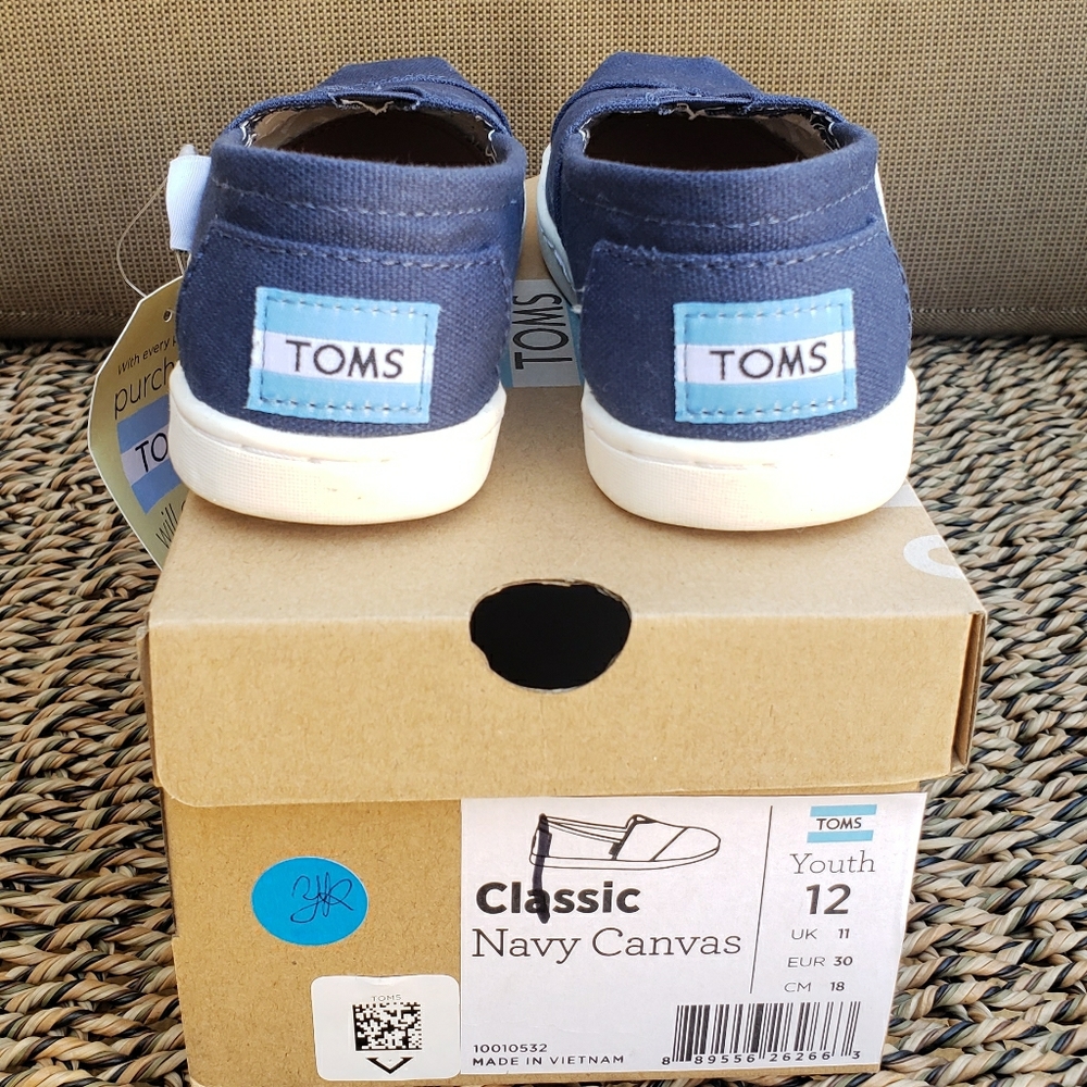 TOMS | Classic Navy Canvas - Picture 4 of 5